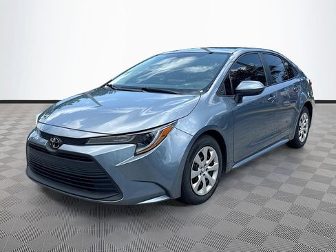 Used 2023 Toyota Corolla LE FWD image 3