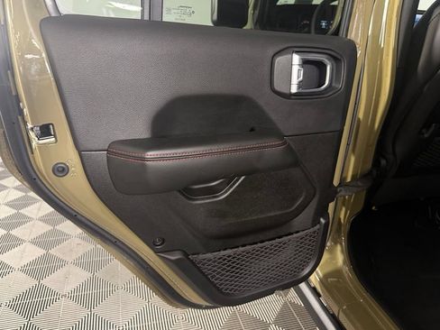 Used 2025 Jeep Wrangler Unlimited Rubicon AWD/4WD image 25