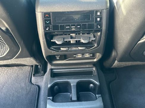 Used 2022 Jeep Grand Cherokee L Limited AWD/4WD image 22