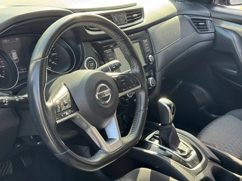 Used 2018 Nissan Rogue SV AWD/4WD image 19