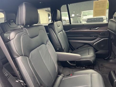 Used 2025 Jeep Grand Cherokee L Overland w/ Advanced Protech Group III AWD/4WD image 28