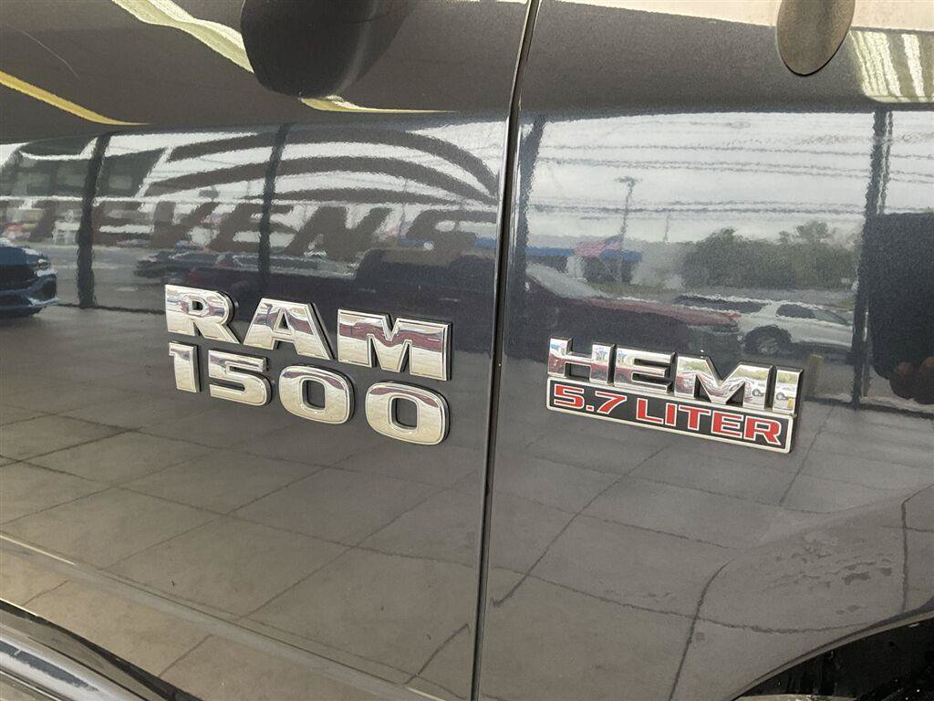 Used 2018 RAM 1500 Express w/ Express Value Package AWD/4WD image 25