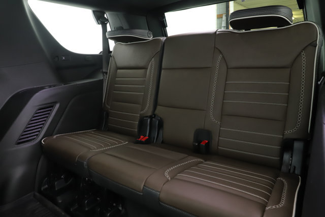 Used 2025 GMC Yukon Denali Ultimate w/ LPO, Floor Liner Package AWD/4WD image 33