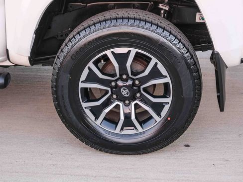 Certified 2021 Toyota Tacoma TRD Sport w/ Technology Package RWD image 9