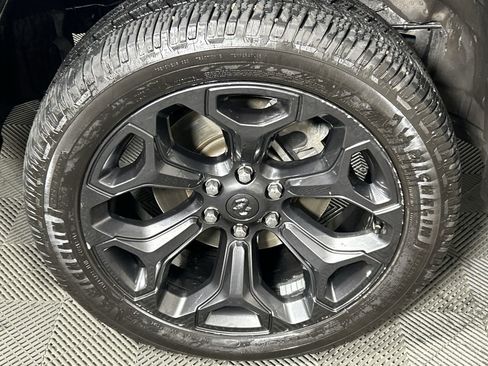 Used 2021 RAM 1500 Limited w/ Night Edition image 10