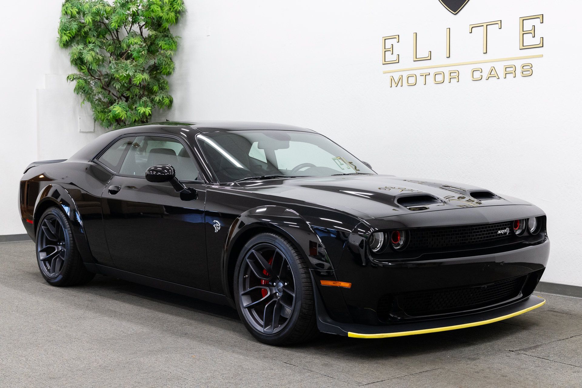 Used 2019 Dodge Challenger SRT Hellcat RWD image 9