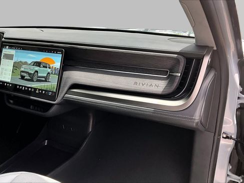 Used 2025 Rivian R1S Adventure AWD/4WD image 17