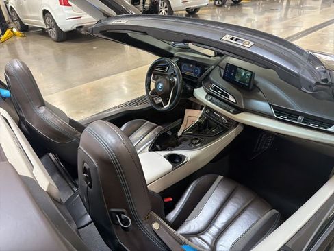 Used 2019 BMW i8 Roadster AWD/4WD image 8