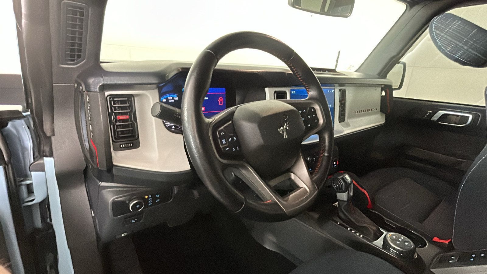 Used 2024 Ford Bronco Heritage Edition AWD/4WD image 15