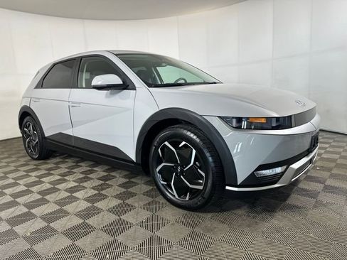 Used 2024 Hyundai Ioniq 5 SEL image 2