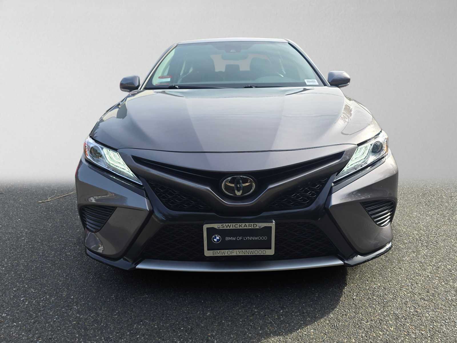 Used 2020 Toyota Camry XSE FWD image 8