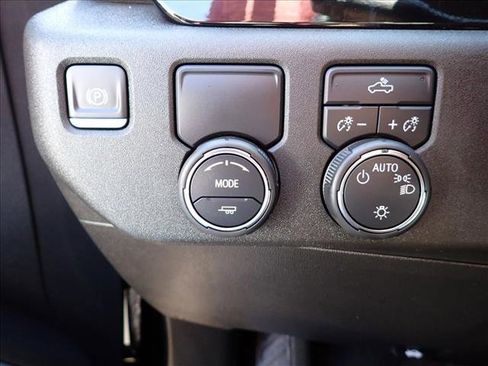 Used 2022 Chevrolet Silverado 1500 LT w/ Texas Edition Plus RWD image 15