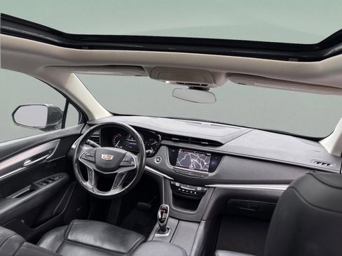 Used 2018 Cadillac XT5 Luxury w/ Driver Awareness Package image 28