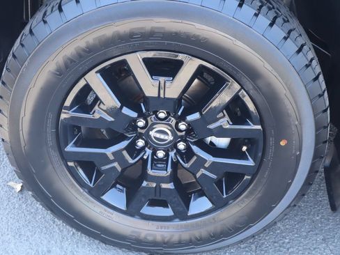 Used 2023 Nissan Frontier SV w/ Midnight Edition Package RWD image 14
