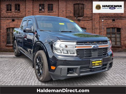 Used 2024 Ford Maverick Lariat w/ FX4 Off-Road Package AWD/4WD image 1
