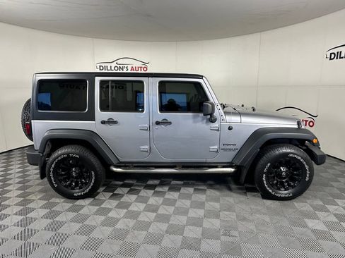 Used 2013 Jeep Wrangler Unlimited Sport AWD/4WD image 9