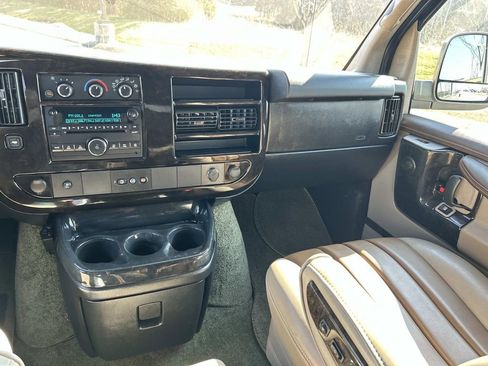 Used 2014 GMC Savana 1500 image 22