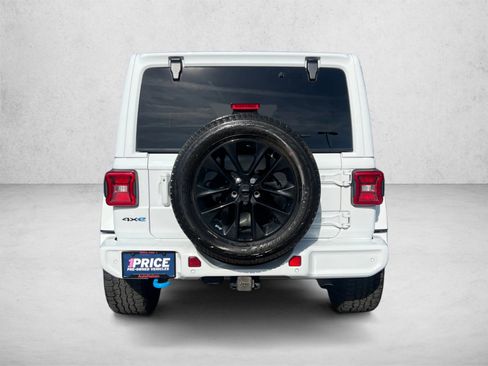 Used 2021 Jeep Wrangler Unlimited Sahara AWD/4WD image 6