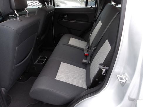 Used 2010 Jeep Liberty Sport AWD/4WD image 10