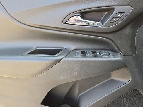 Used 2021 Chevrolet Equinox LT image 20
