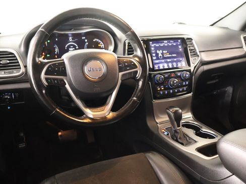 Used 2020 Jeep Grand Cherokee Altitude AWD/4WD image 2