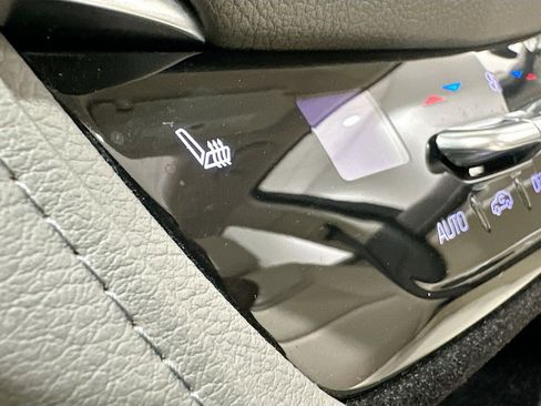 Used 2018 Cadillac XT5 Luxury w/ Driver Awareness Package image 21