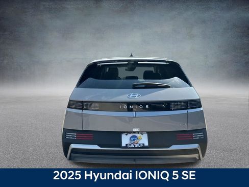 New 2025 Hyundai Ioniq 5 SE image 4