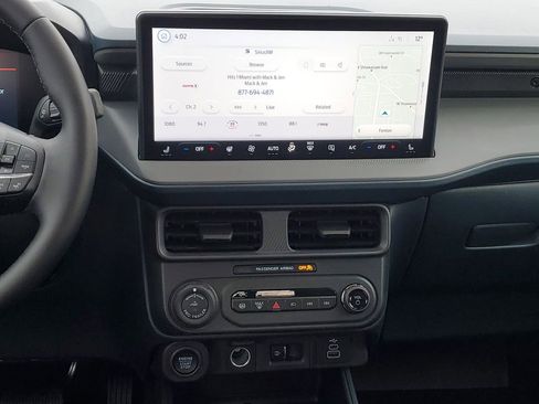 New 2026 Ford Maverick Lariat w/ Black Appearance Package image 28