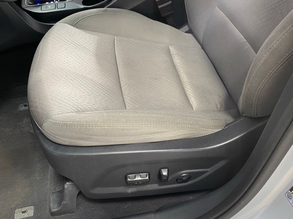 Used 2018 Hyundai Santa Fe Sport w/ 2.4L Value Package 02 AWD/4WD image 16