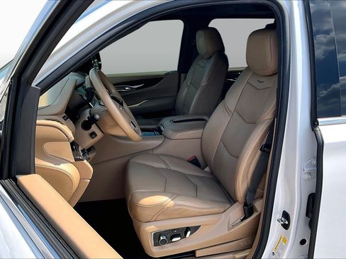 Used 2020 Cadillac Escalade Platinum AWD/4WD image 8