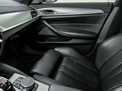 Used 2020 BMW M5 w/ Executive Package image 39