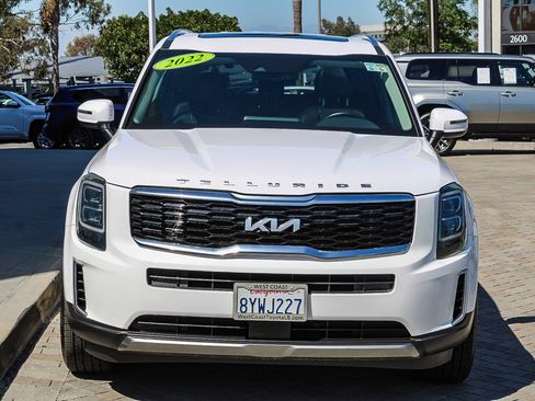 Used 2022 Kia Telluride EX w/ EX Premium Package FWD image 2