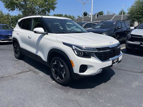 Used 2025 Kia Seltos EX w/ EX Sunroof Package AWD/4WD image 11