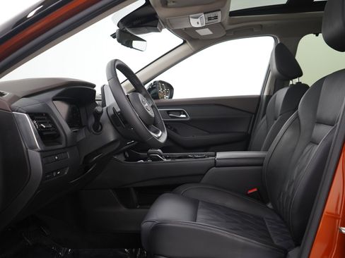 Used 2023 Nissan Rogue Platinum AWD/4WD image 25