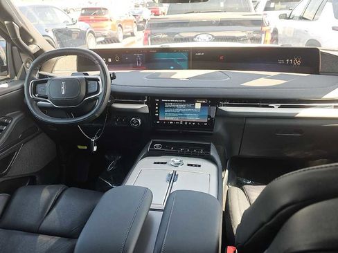 Used 2025 Lincoln Navigator Reserve w/ Jet Appearance Package AWD/4WD image 11
