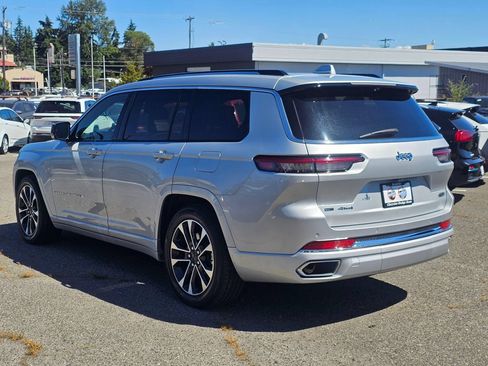 Used 2022 Jeep Grand Cherokee L Overland w/ Advanced Protech Group III AWD/4WD image 6
