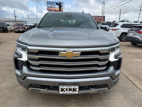 Used 2024 Chevrolet Silverado 1500 High Country w/ Technology Package AWD/4WD image 8