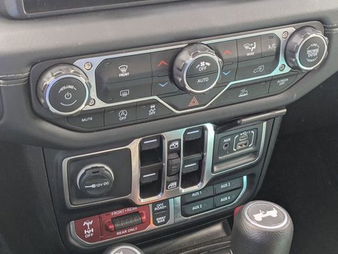 Used 2025 Jeep Wrangler Rubicon image 22