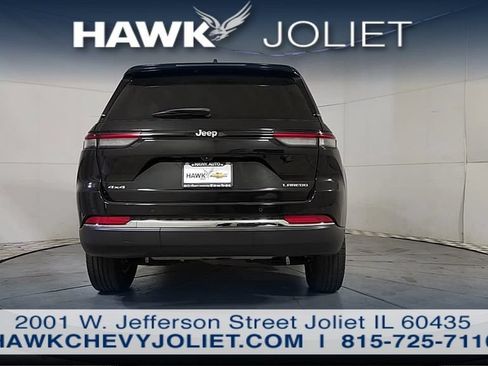 Used 2023 Jeep Grand Cherokee Laredo AWD/4WD image 6
