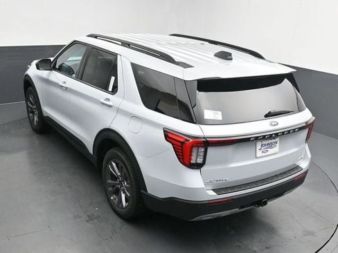 New 2026 Ford Explorer Active w/ Active Comfort Package image 24