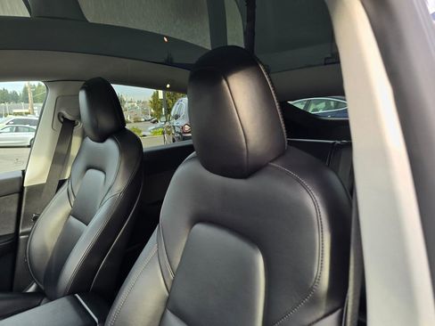 Used 2022 Tesla Model Y Performance image 23