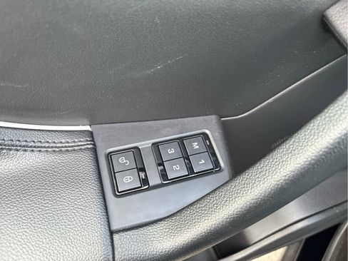 Used 2020 Jaguar F-PACE Premium image 28