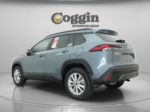 New 2026 Toyota Corolla Cross LE w/ Moonroof Package FWD image 9