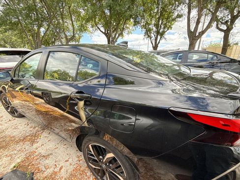 Used 2024 Nissan Versa SR image 6