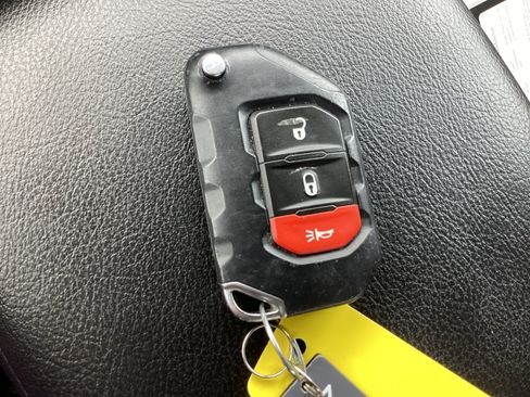 Used 2026 Jeep Gladiator Rubicon AWD/4WD image 32