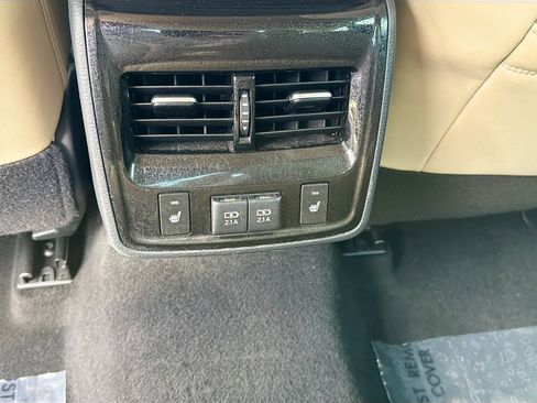 Used 2019 Toyota Avalon Limited FWD image 19