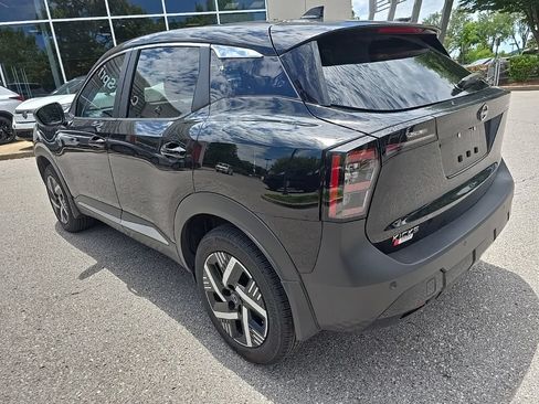 Certified 2025 Nissan Kicks SV FWD image 6
