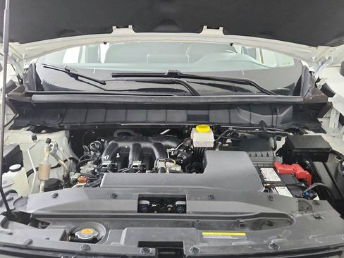 Certified 2025 Nissan Pathfinder SV FWD image 38