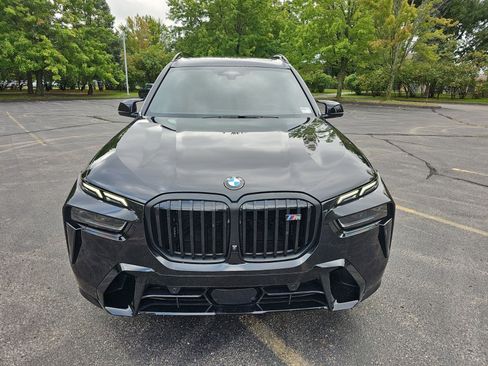 Used 2023 BMW X7 M60i AWD/4WD image 9