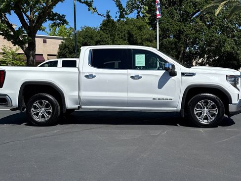 Used 2024 GMC Sierra 1500 SLT RWD image 2
